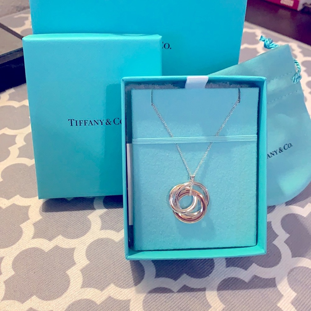 NEW - Tiffany & Co Interlocking Circles Pendant